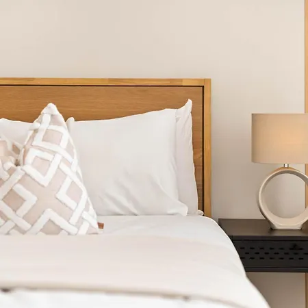 Luxury 2 Bedroom - Juliet Balcony - Fast Wifi - Netflix 706sw *