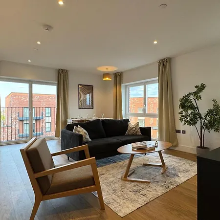 Apartment Luxury 2 Bedroom - Juliet Balcony - Fast Wifi - Netflix 706sw Birmingham