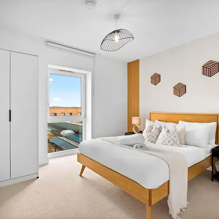 Luxury 2 Bedroom - Juliet Balcony - Fast Wifi - Netflix 706sw * Birmingham