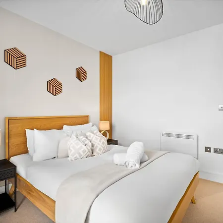 Apartment Luxury 2 Bedroom - Juliet Balcony - Fast Wifi - Netflix 706sw *