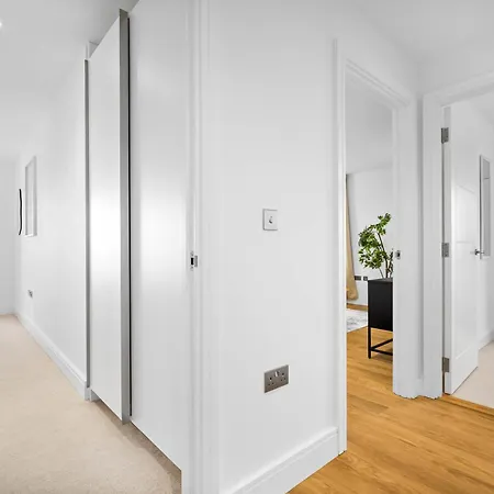 Apartment Luxury 2 Bedroom - Juliet Balcony - Fast Wifi - Netflix 706sw